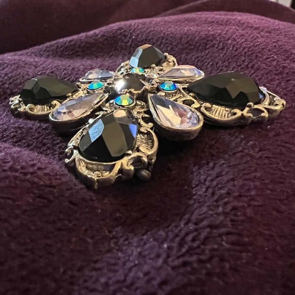 Blue Crystal Brooch Pin - Picture 2 of 3